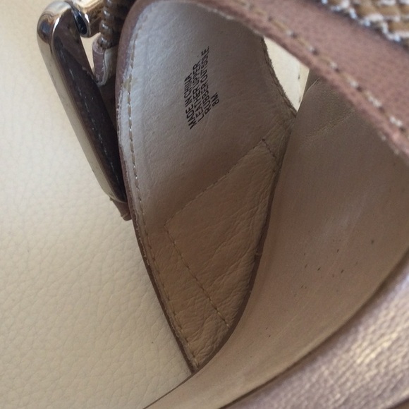 EUC Michael Kors 8M Tan with Gold and Silver Leather Upper Shoes Heels - Picture 5 of 16